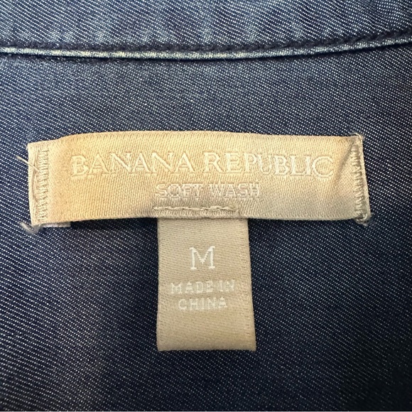 Banana Republic Soft Wash Chambray Button Down Shirt Womens Medium Blue - Picture 3 of 5